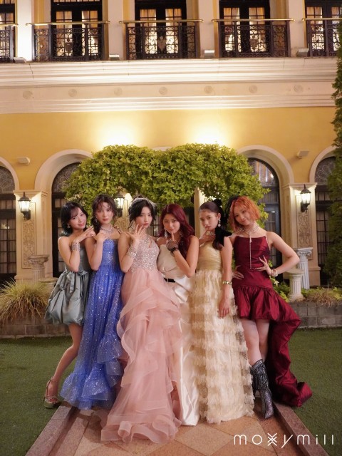 Sugar×Bitter Story MV Behind Photo